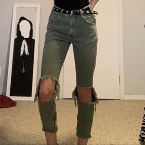 Distressed Cropped Jeans